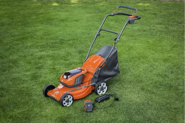 Акумулаторни косачкиHUSQVARNALC 137i без акумулаторна батерия и зарядно устройство - Image 2